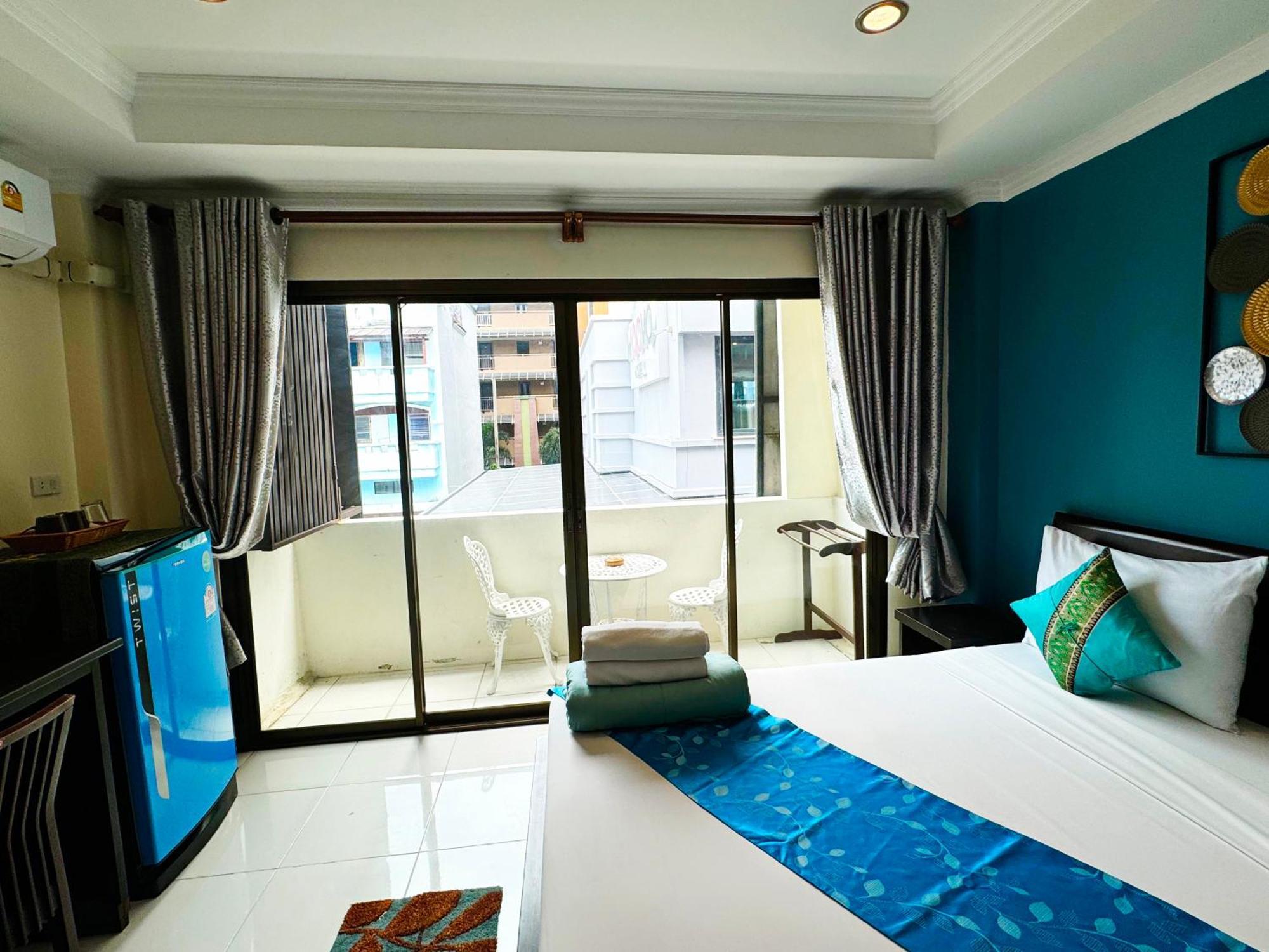 Sky Silk Decoration House Hotel Patong Екстериор снимка