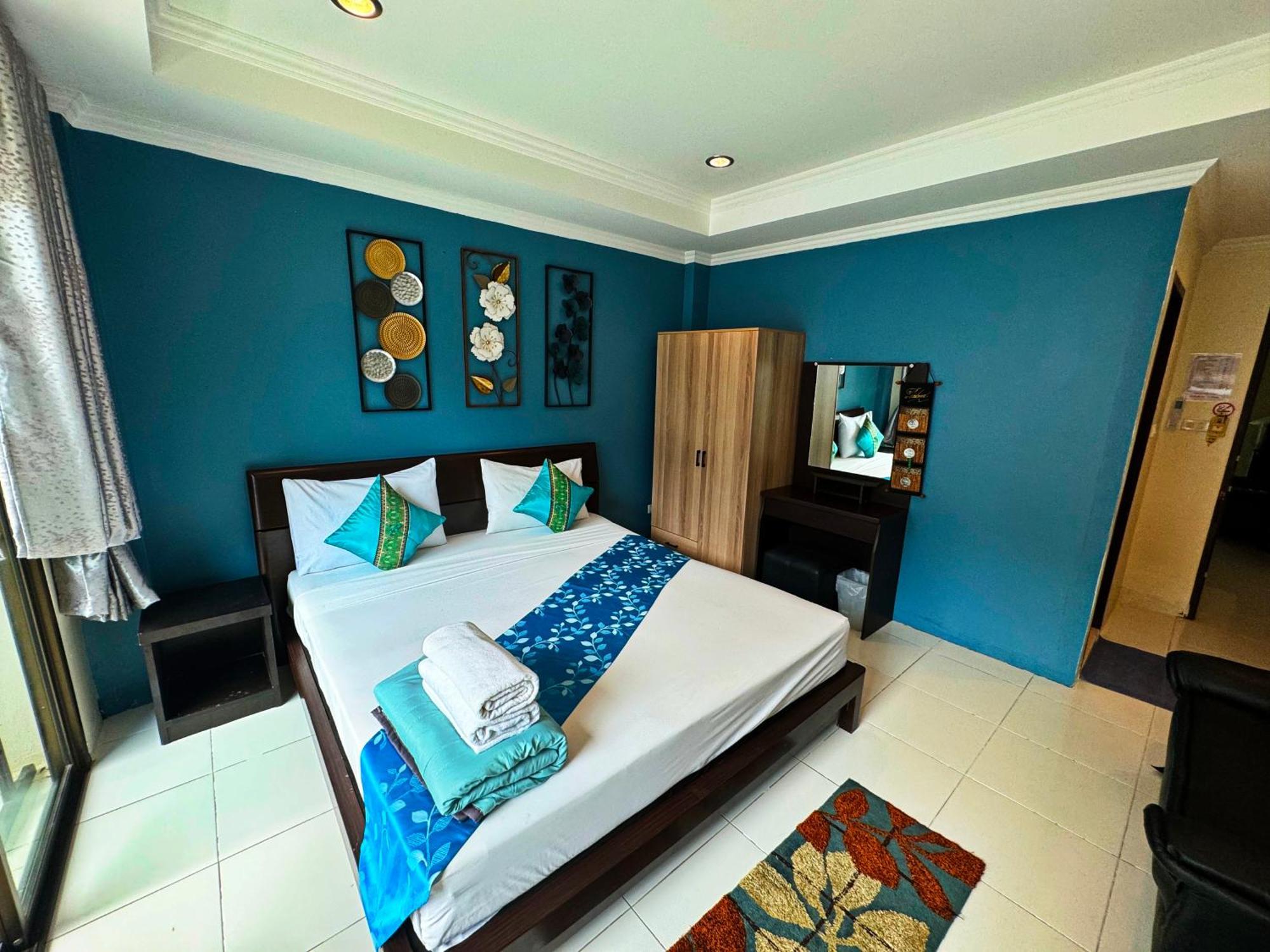 Sky Silk Decoration House Hotel Patong Екстериор снимка